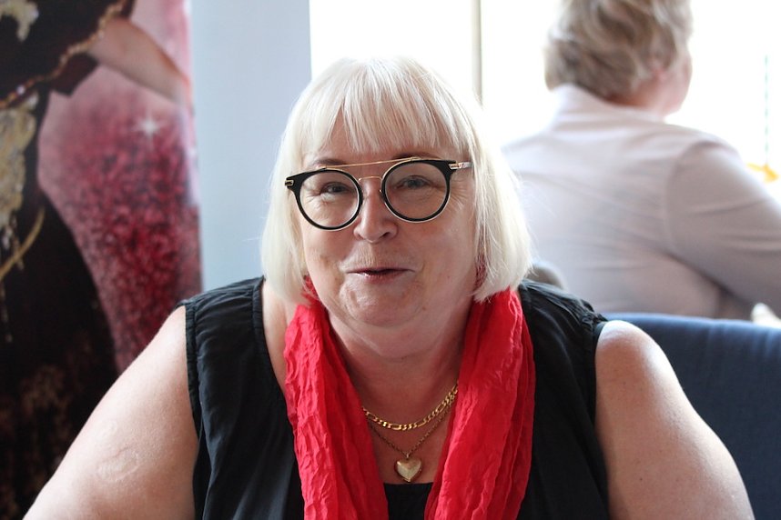 Glamour&ouml;se Travestie-Show im Cafe`Sahne in Nordhausen