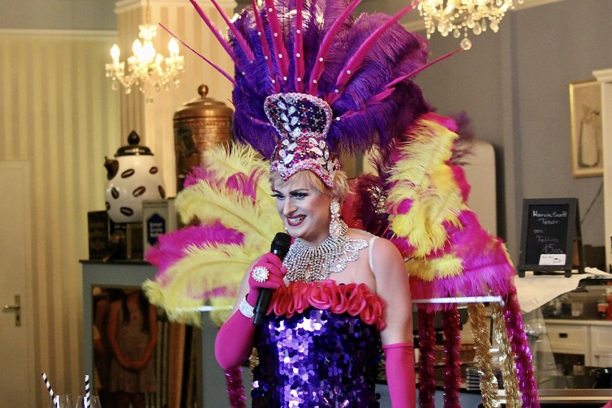 Glamour&ouml;se Travestie-Show im Cafe`Sahne in Nordhausen