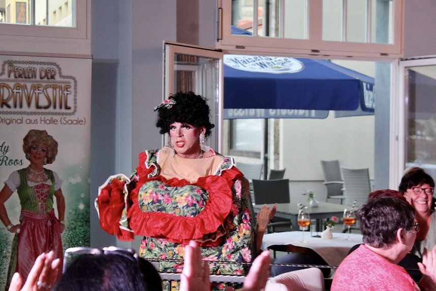Glamour&ouml;se Travestie-Show im Cafe`Sahne in Nordhausen