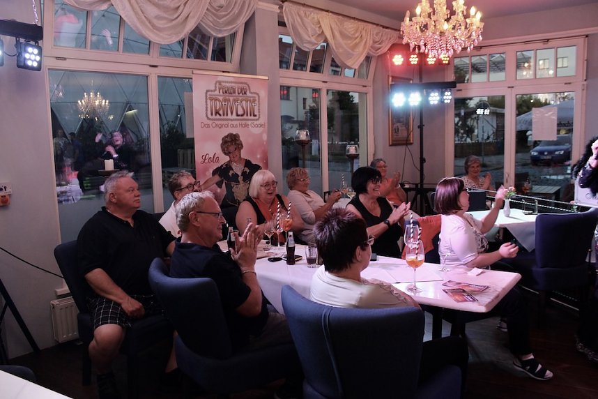 Glamour&ouml;se Travestie-Show im Cafe`Sahne in Nordhausen