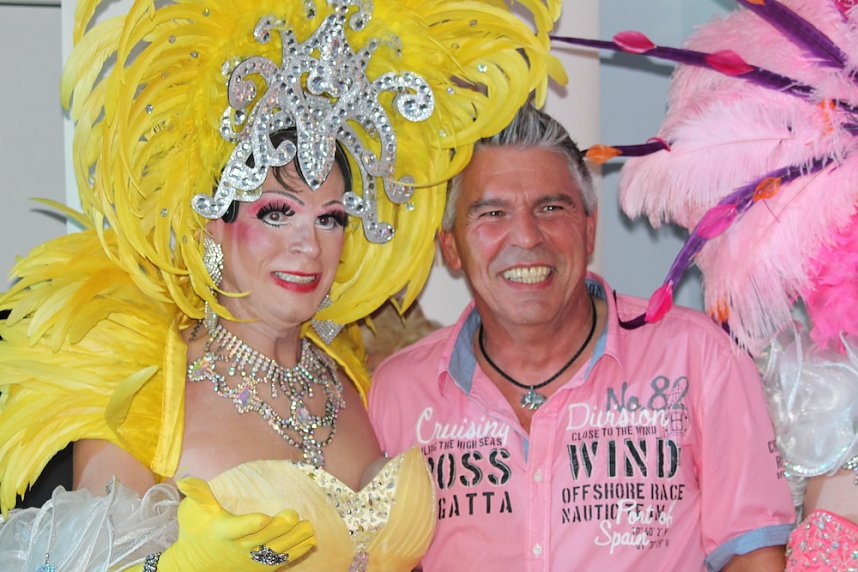 Glamour&ouml;se Travestie-Show im Cafe`Sahne in Nordhausen