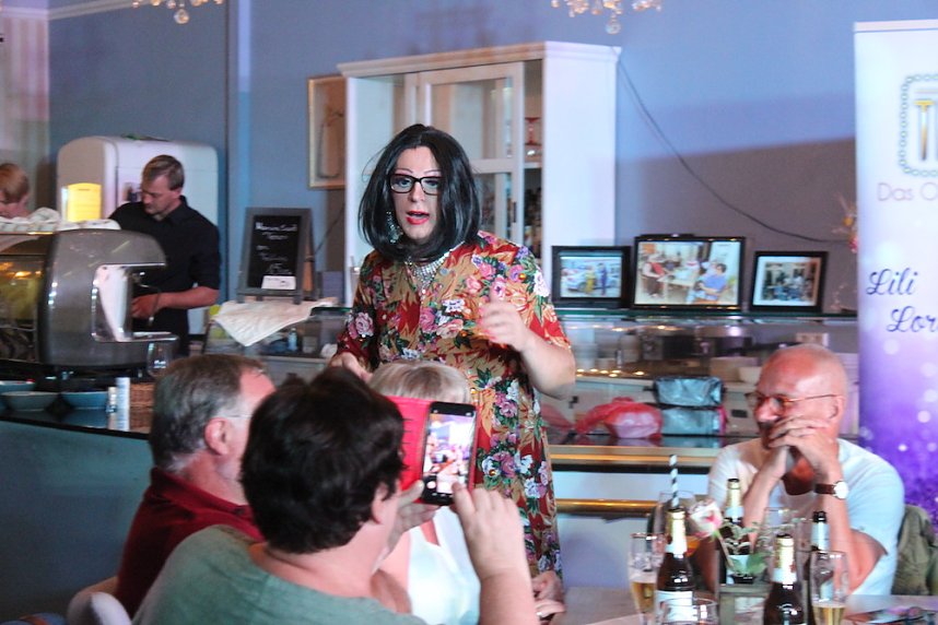 Glamour&ouml;se Travestie-Show im Cafe`Sahne in Nordhausen