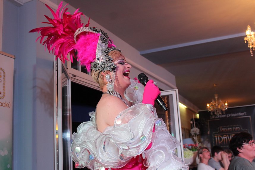 Glamour&ouml;se Travestie-Show im Cafe`Sahne in Nordhausen
