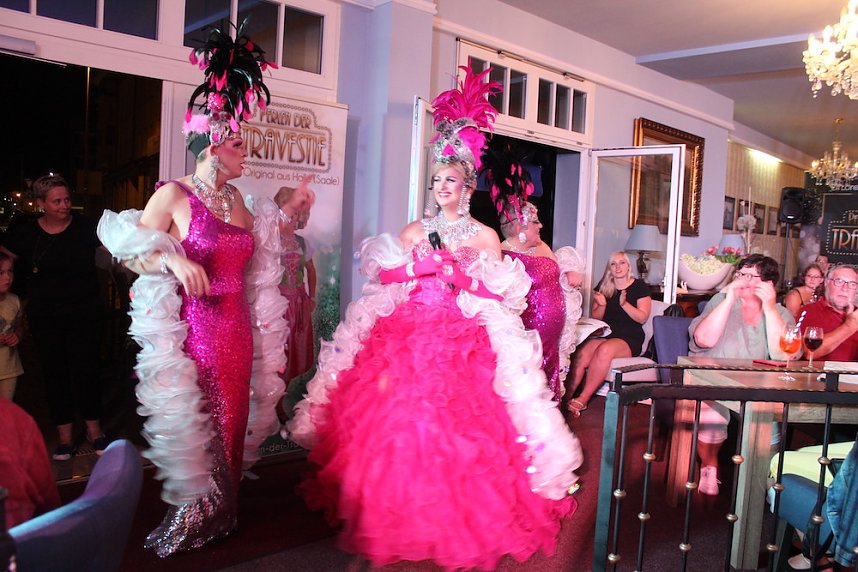 Glamour&ouml;se Travestie-Show im Cafe`Sahne in Nordhausen