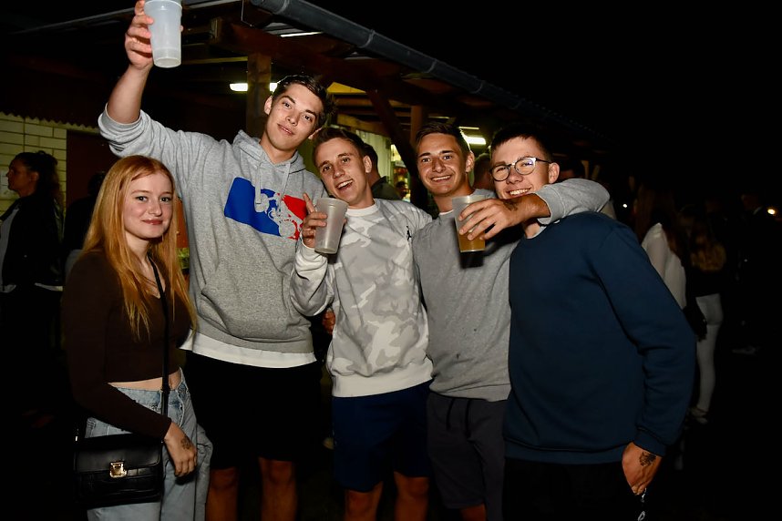 90 & 2000 Party in Urbach