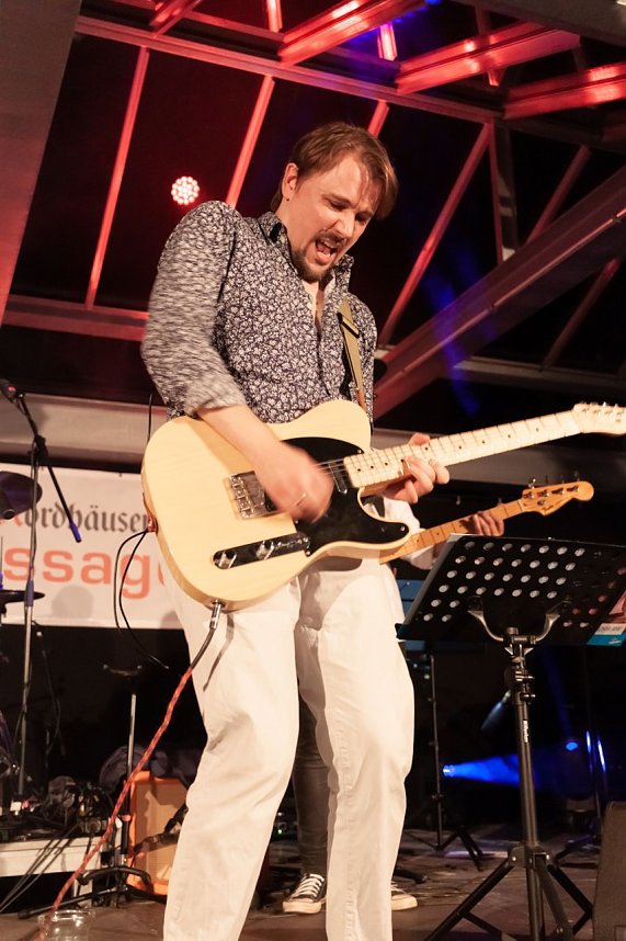 FRANZ KARAFKA und G&auml;ste auf dem Parkdeck der Marktpassage