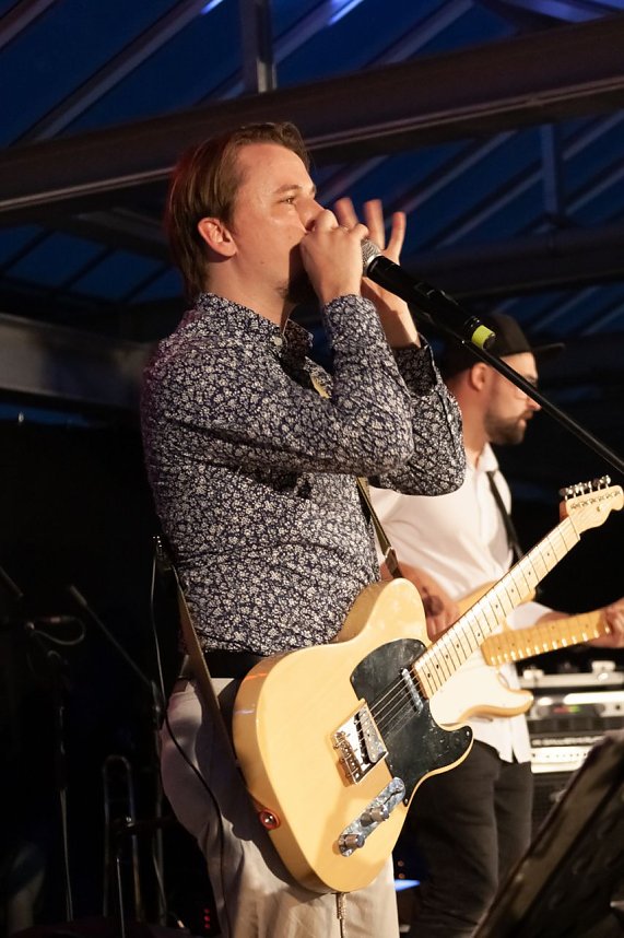 FRANZ KARAFKA und G&auml;ste auf dem Parkdeck der Marktpassage