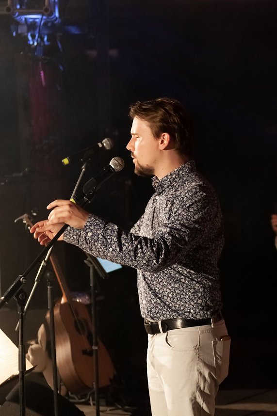 FRANZ KARAFKA und G&auml;ste auf dem Parkdeck der Marktpassage