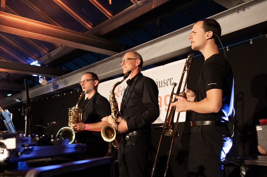 FRANZ KARAFKA und G&auml;ste auf dem Parkdeck der Marktpassage