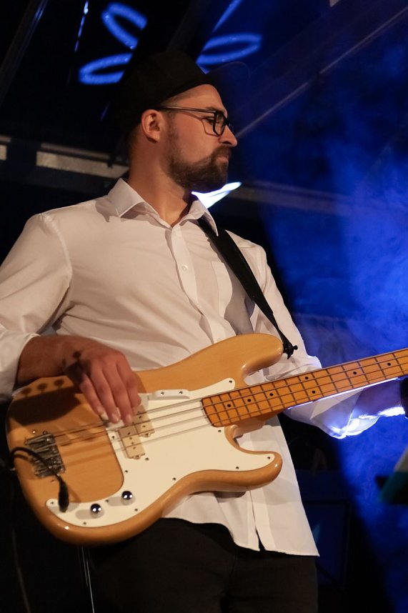 FRANZ KARAFKA und G&auml;ste auf dem Parkdeck der Marktpassage