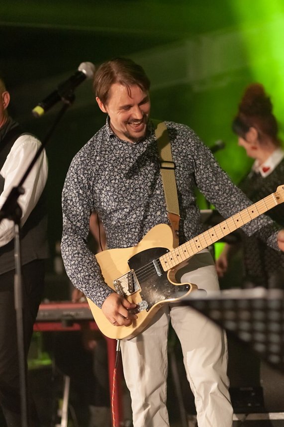 FRANZ KARAFKA und G&auml;ste auf dem Parkdeck der Marktpassage