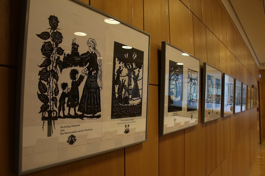 Ehrenb&uuml;rgerin Erika Schirmer &uuml;bergab heute ihr gesammeltes Werk an die Stadt Nordhausen