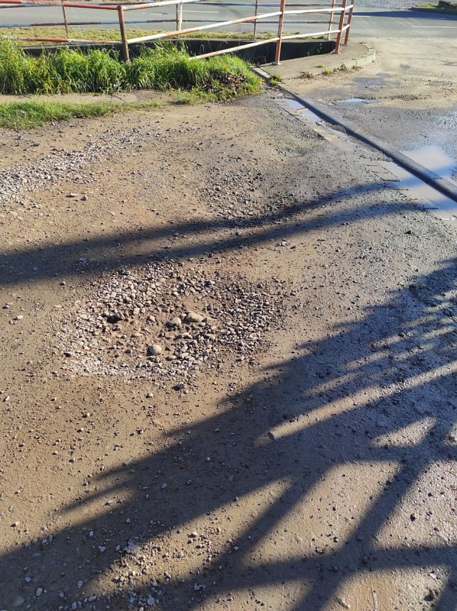 Miserabler Stra&szlig;enzustand in Auleben