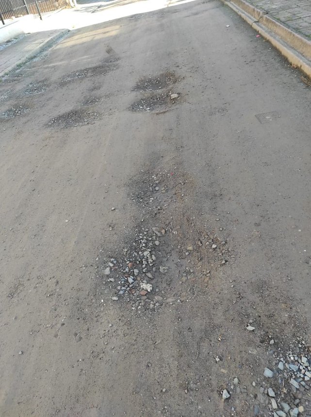 Miserabler Stra&szlig;enzustand in Auleben