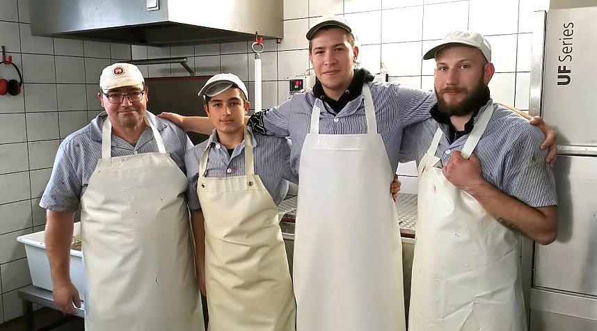 Berufssch&uuml;ler aus Kroatien im Landkreis Nordhausen in der Schlachterei Mund�s M&uuml;hle