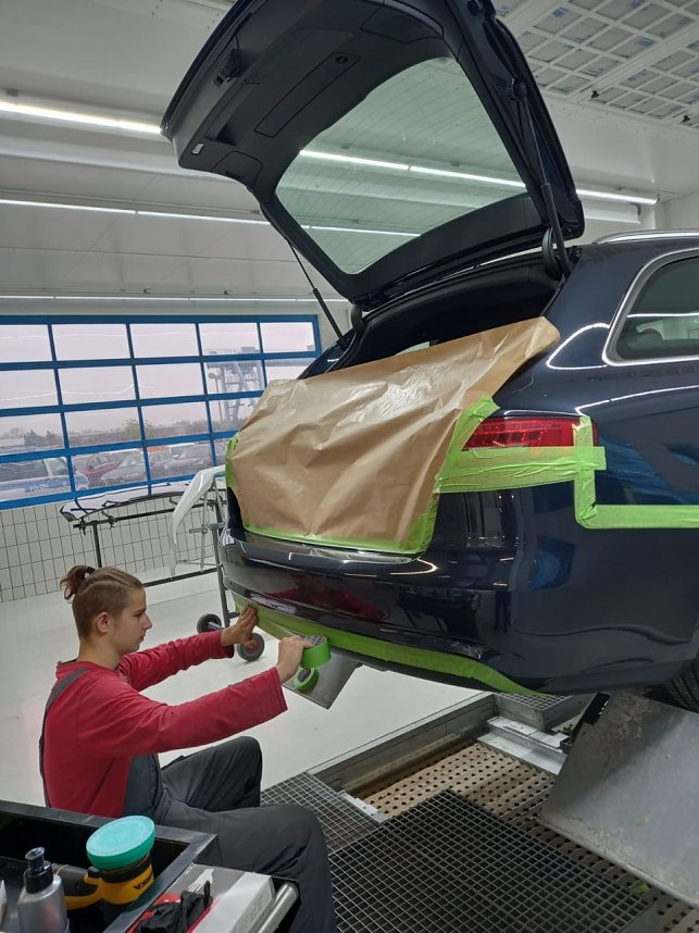 Berufssch&uuml;ler aus Kroatien im Landkreis Nordhausen im Autohaus Albersmeyer