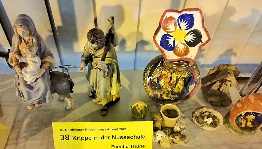 Krippenausstellung in Schaufenstern der Stadt Nordhausen