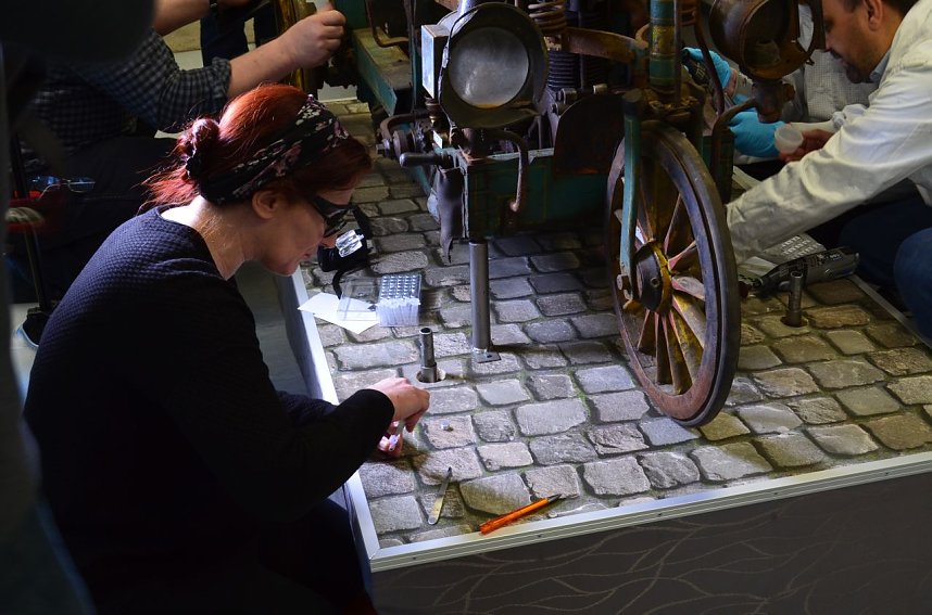 Untersuchung am historischen Gef&auml;hrt