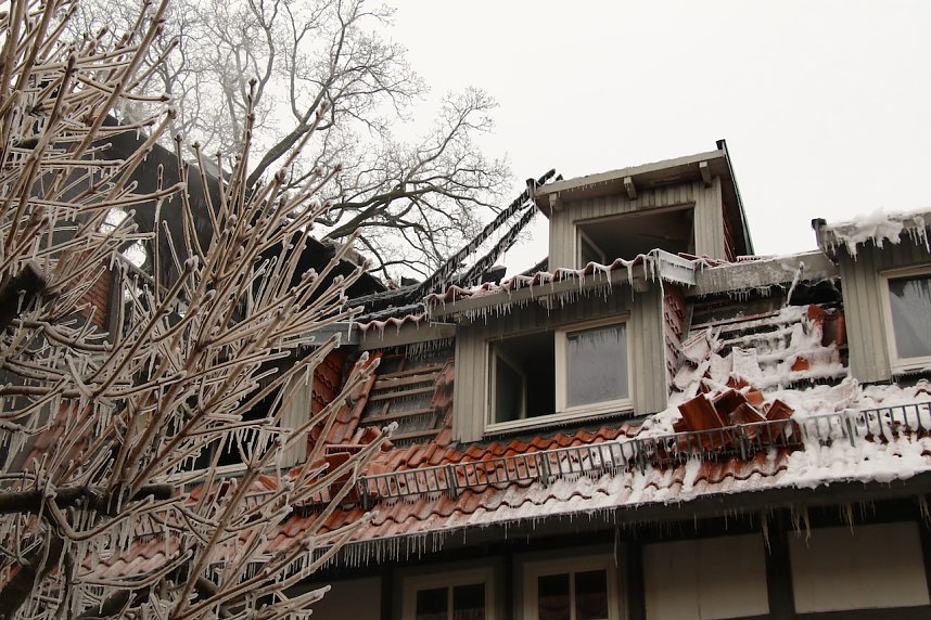 Die L&ouml;scharbeiten am Mecklenburgs Hof dauerten auch heute noch an