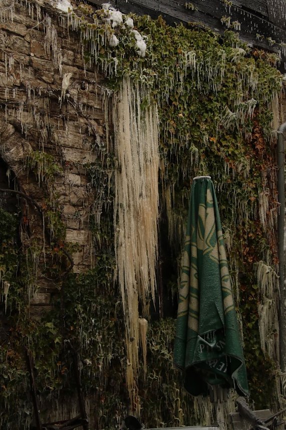 Die L&ouml;scharbeiten am Mecklenburgs Hof dauerten auch heute noch an