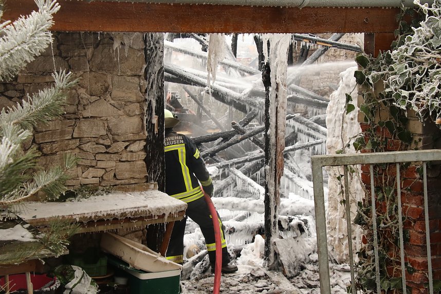 Die L&ouml;scharbeiten am Mecklenburgs Hof dauerten auch heute noch an