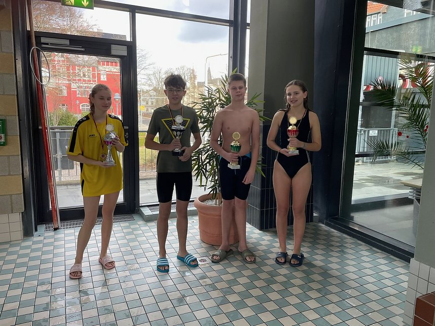 Benefizschwimmen im Badehaus