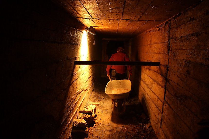 Aufr&auml;umarbeiten unter dem Spendekirchhof