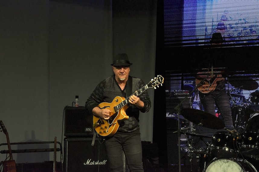 Er&ouml;ffnung des 22 Plus Jazzfr&uuml;hlings mit Frank Gambale