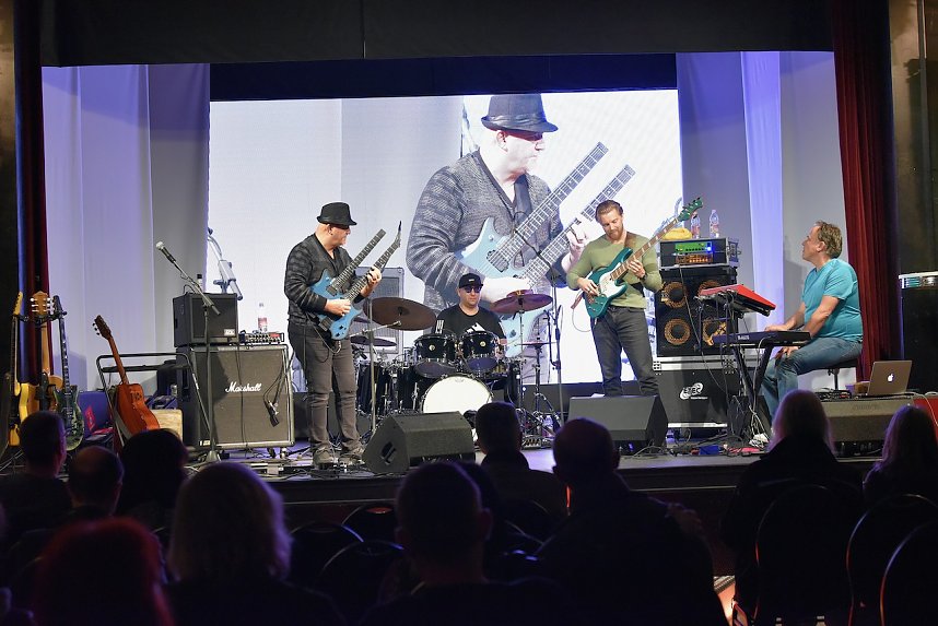 Er&ouml;ffnung des 22 Plus Jazzfr&uuml;hlings mit Frank Gambale