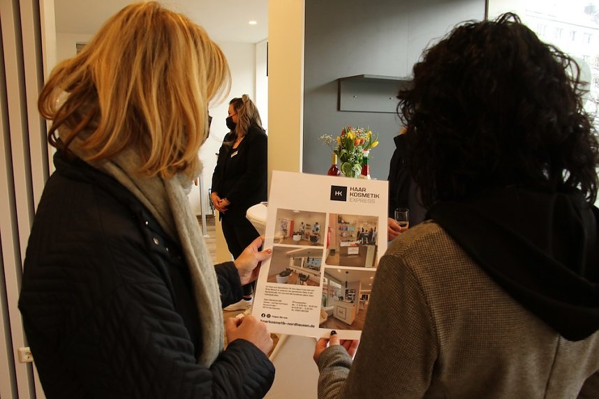 Neuer&ouml;ffnung der "Haarkosmetik" in der Rautenstra&szlig;e