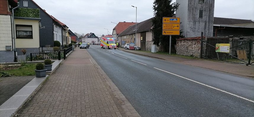 Alkoholisierter Fahrer rammt parkenden Pkw