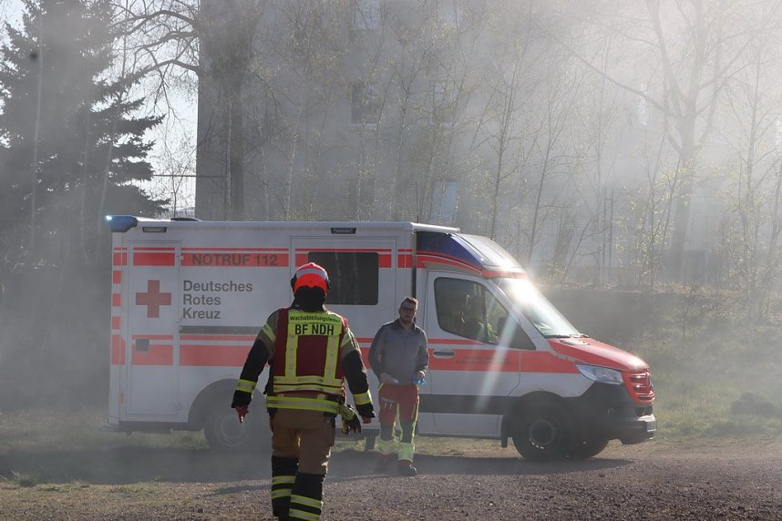 Starke Rauchentwicklung auf dem Gel&auml;nde des alten Gaswerks rief gestern die Feuerwehr auf den Plan