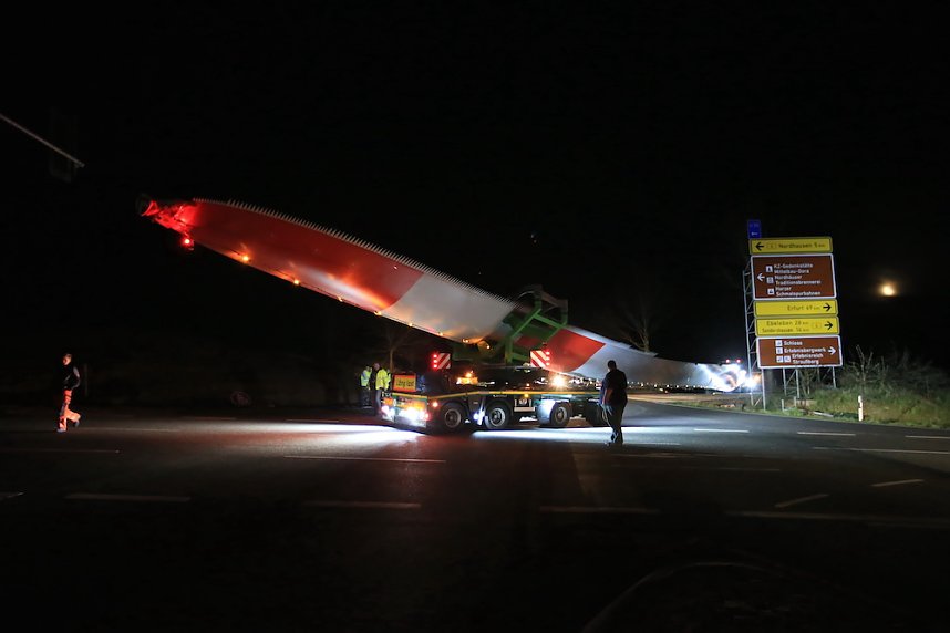 Schwerlasttransport mit Windr&auml;dern