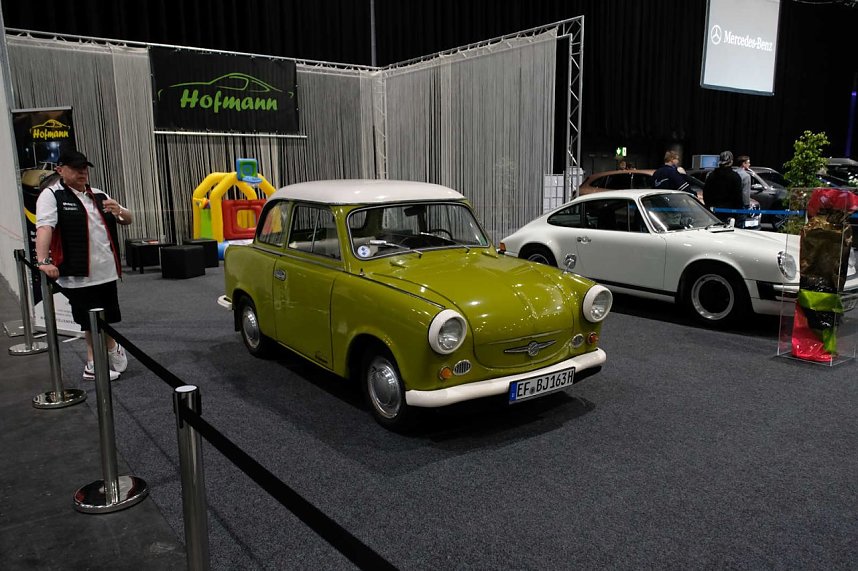 Peter Blei unterwegs auf der Erfurter Automobilmesse