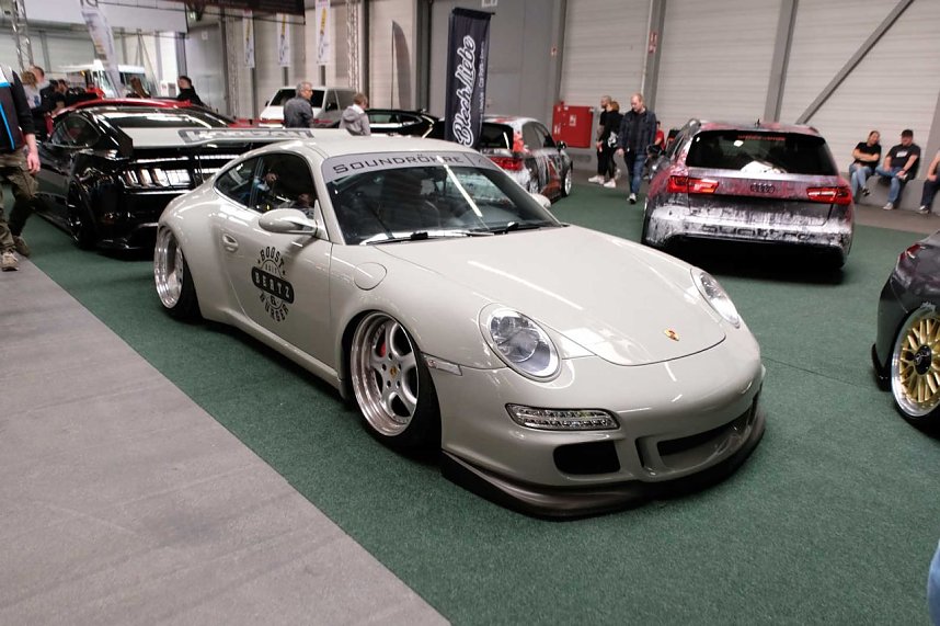 Peter Blei unterwegs auf der Erfurter Automobilmesse