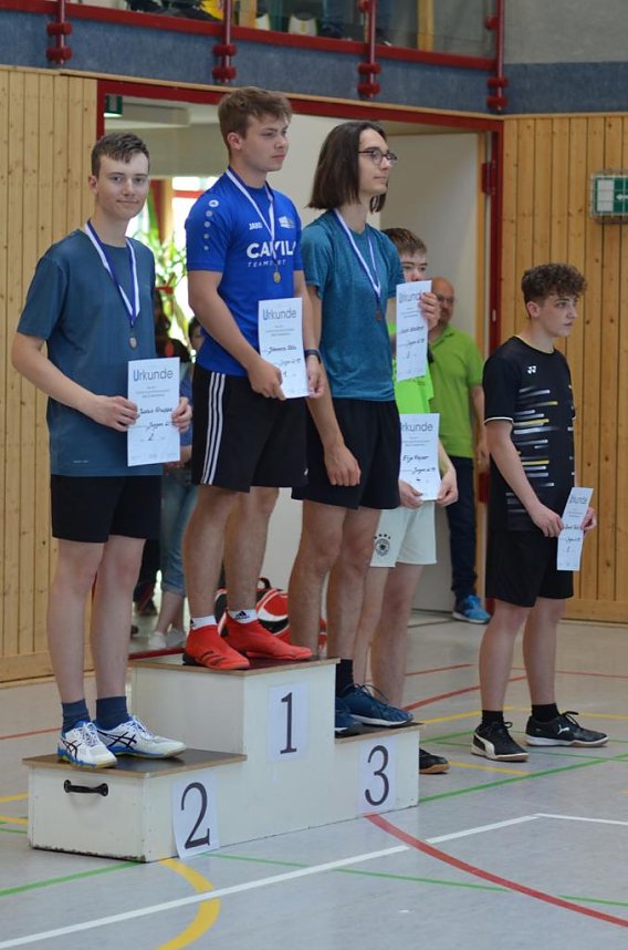 Die Badminton-Sparte des LV Altstadt bei den Bezirksmeisterschaften