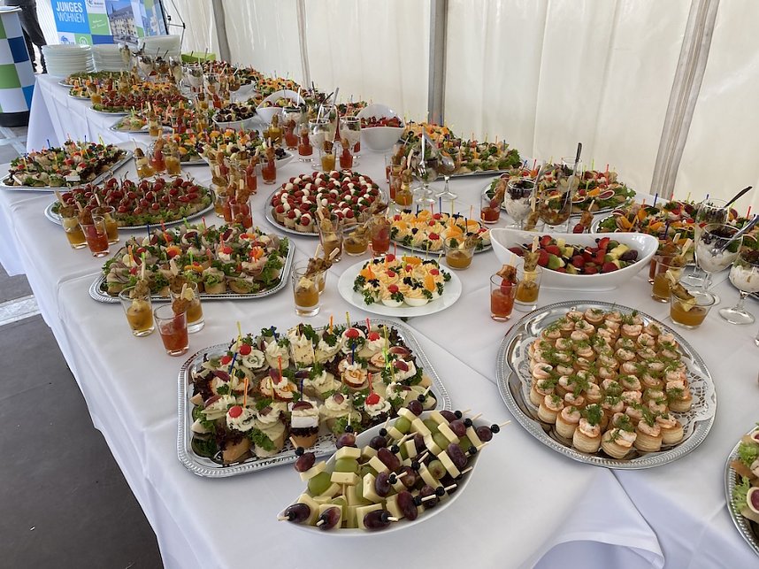 Einweihung des WBGreenOne in der Stolberger Stra&szlig;e