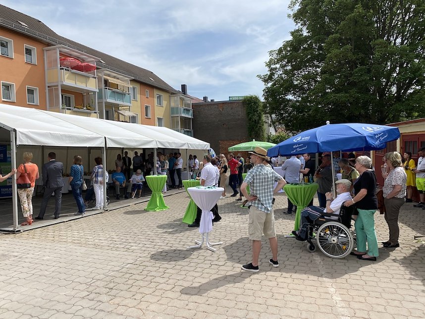 Einweihung des WBGreenOne in der Stolberger Stra&szlig;e