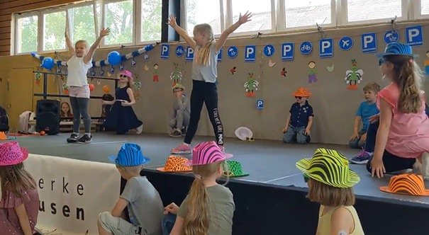 Mit einem bunten Programm wurde "Mr. Chour" verabschiedet