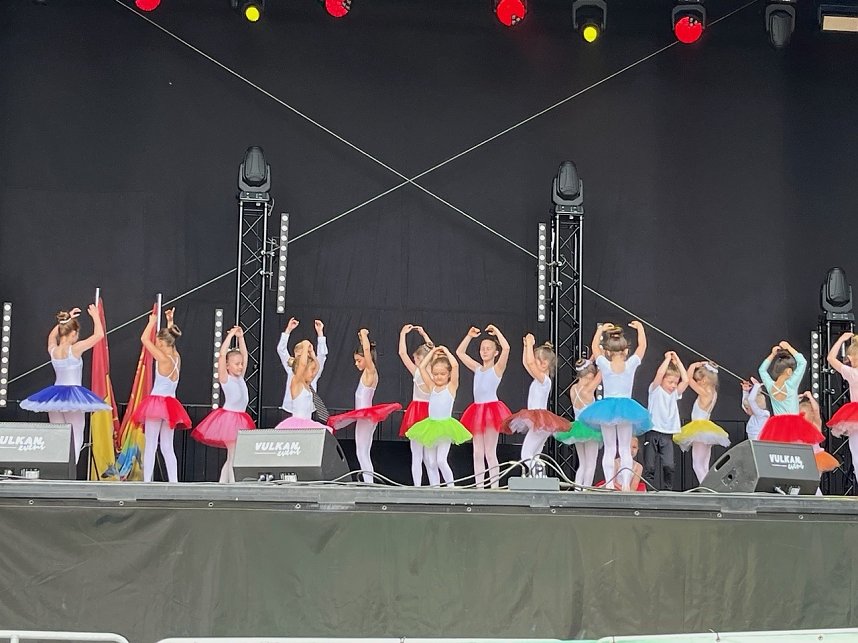 Das Tanzstudio Radeva zeigte auf dem Residenzfest in Sondershausen was seine Eleven k&ouml;nnen