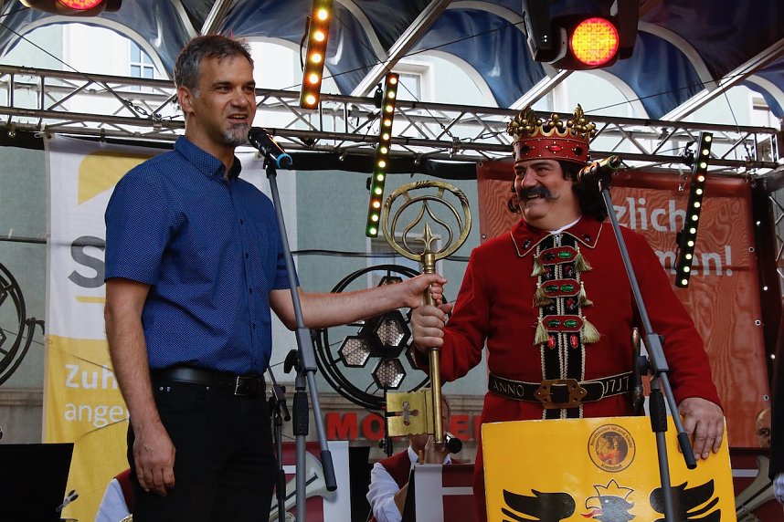 Das 52. Rolandsfest wurde nach zwei Jahren Pause heute auf dem Rathausplatz in Nordhausen er&ouml;ffnet