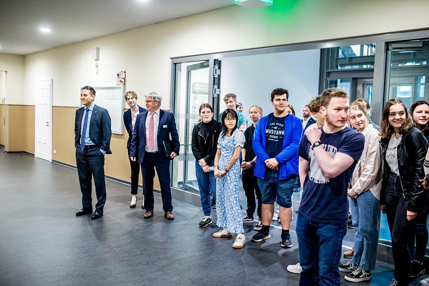 US General Konsul Ken Toko zu Gast am Humboldt-Gymnasium