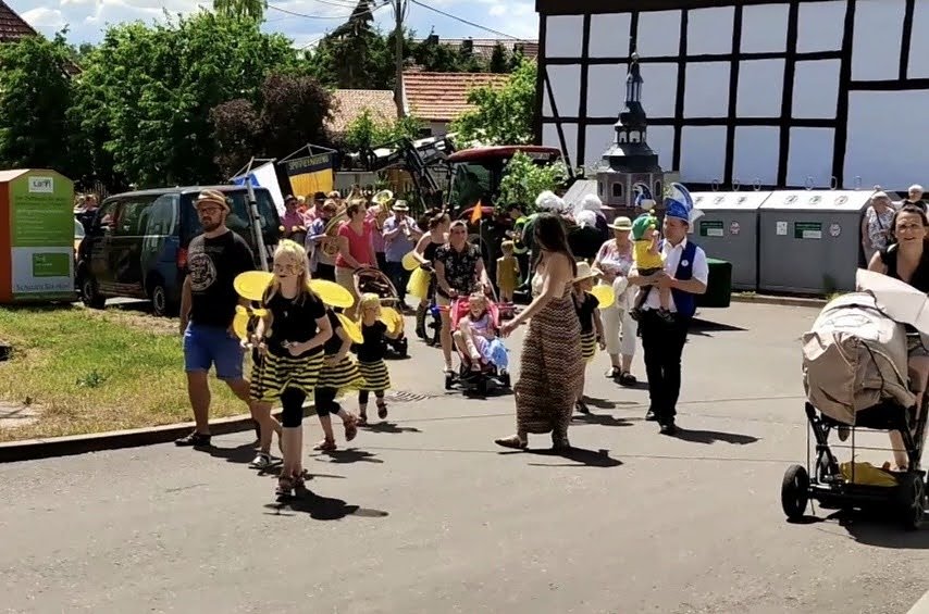 Gro&szlig;er Umzug in Leimbach