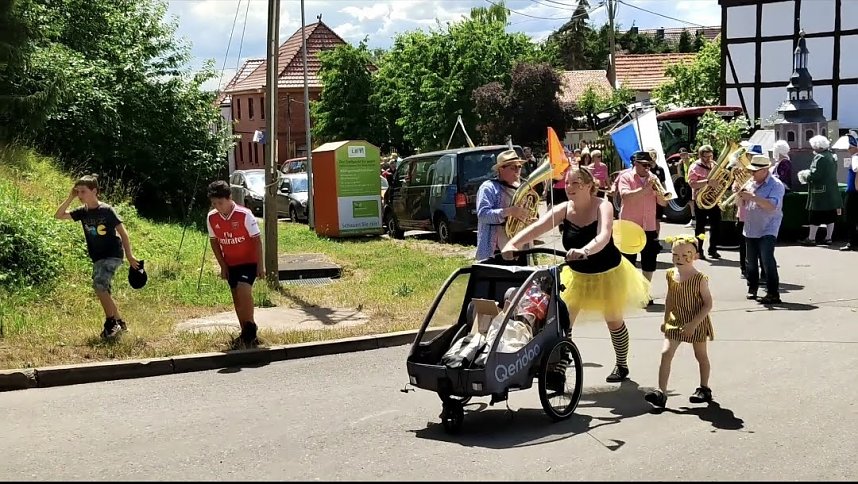 Gro&szlig;er Umzug in Leimbach