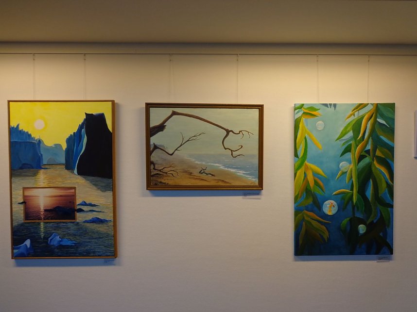 Drei auf einen Schlag - in der Kreissparkasse zeigt die Schau "Gr&uuml;ner & Co." die Werke dreier K&uuml;nstler