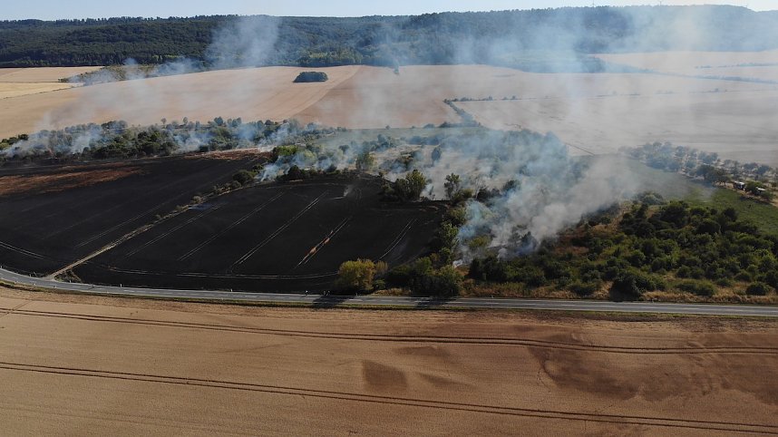Feldbrand bei Gro&szlig;furra