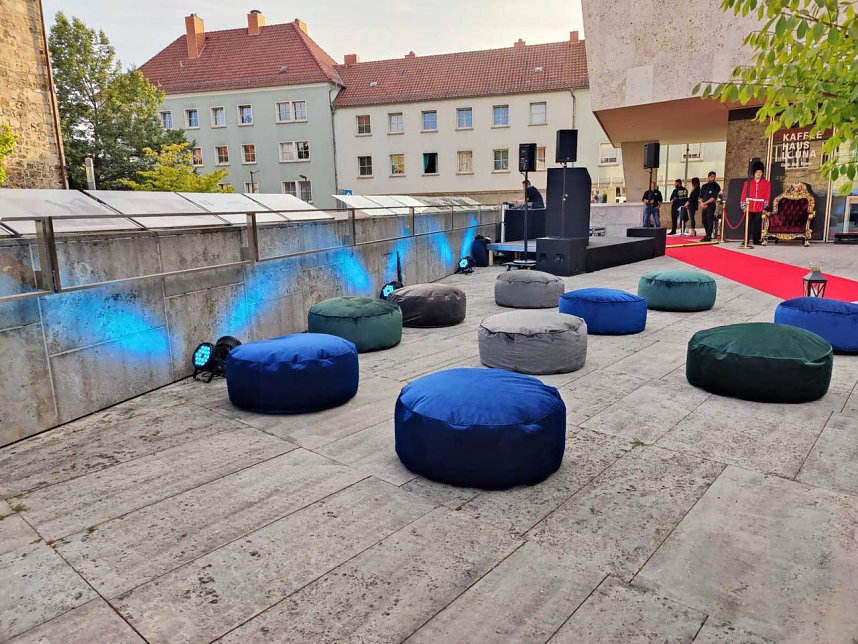 Wiederer&ouml;ffnung des Kaffeehauses an der Bibliothek