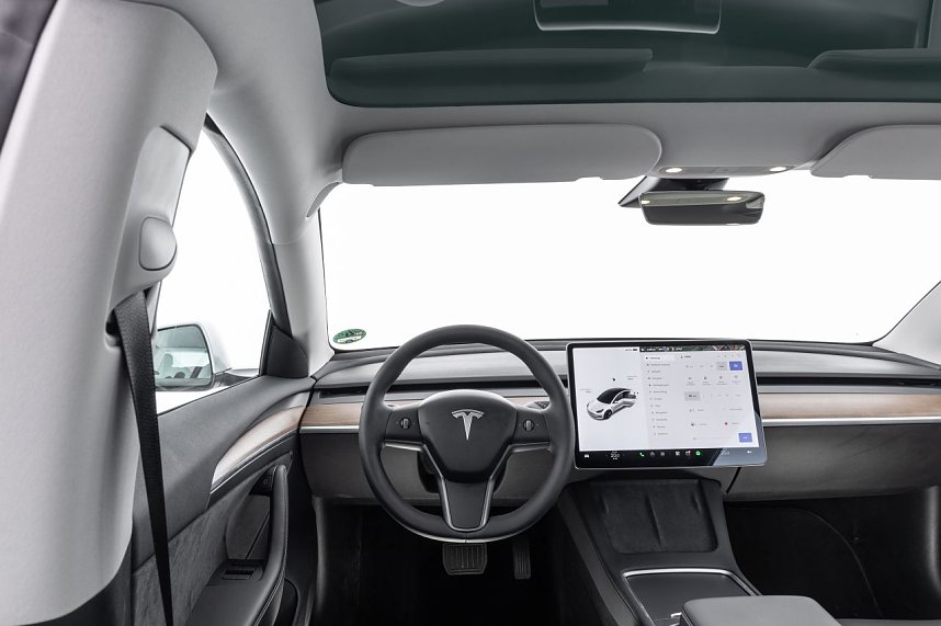Fahrzeugbedienung im Tesla