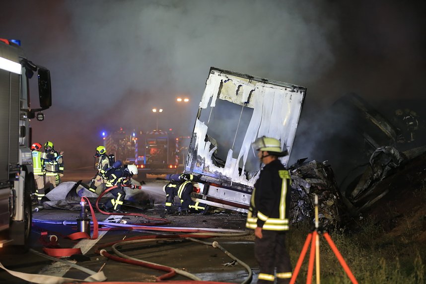 Fahrzeugbrand auf der A38