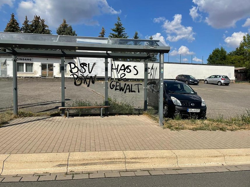 Schnmierereien und Hasstriaden im Vorfeld eines Pokalspiels